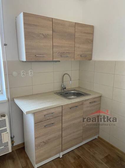 Pronájem Byt 1+kk, Nákladní, Opava - Předměstí