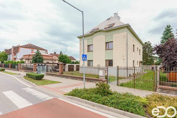 Prodej bytu s garáží v Opatovicích nad Labem | Reality.iDNES.cz 