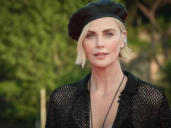 Charlize Theron Didn’t Get a Facelift, Thanks for Asking