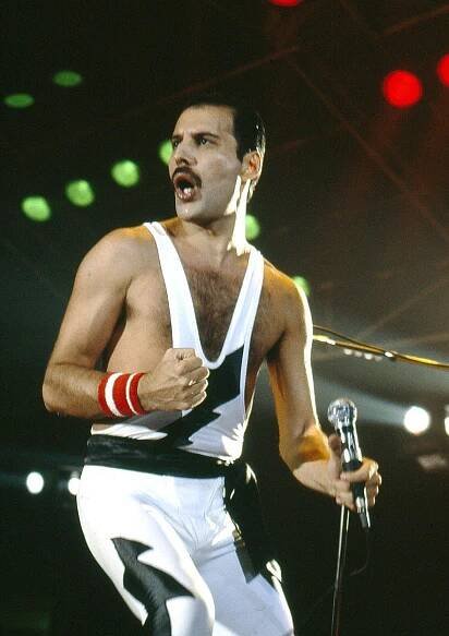 5x Freddie Mercury na český způsob: Kdo si na popové ikoně ve Tváři vylámal zuby?