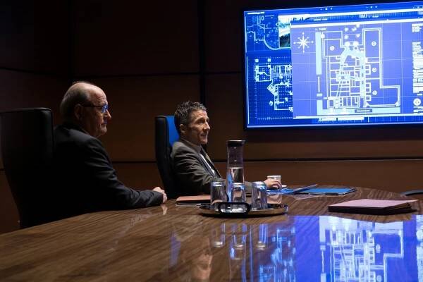 Berlínská mise - Rozhodnutí - Z filmu - Richard Jenkins, Leland Orser