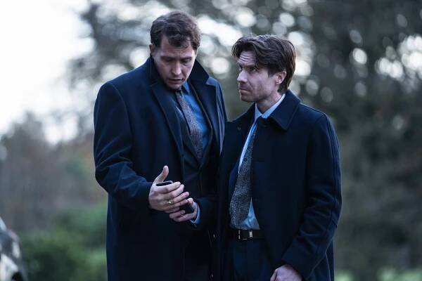 Showtrial - The Smaller Picture - Z filmu - Tom Padley, Joe Dempsie
