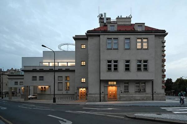 Technická minulost se setkává s uměleckou budoucností | Rare Places