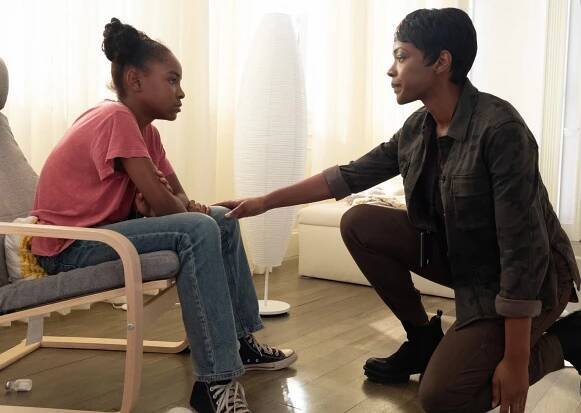 Smrtící virus - K tomu vůbec nemělo dojít - Z filmu - Saniyya Sidney, Caroline Chikezie