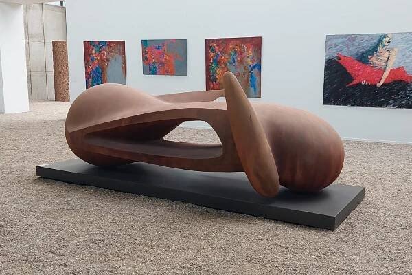 Socha | Stefan Milkov | Flera Gallery