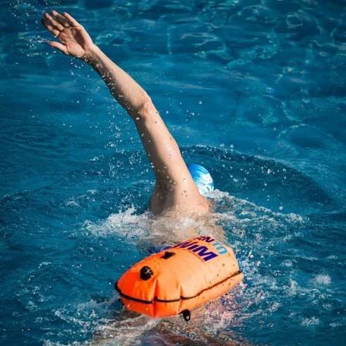 Plavecká bojka BornToSwim Swimrun Backpack Buoy | Swimaholic.cz