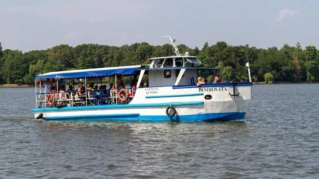 V Rumunsku se převrátila loď s turisty. Tři dospělí a dítě zemřeli