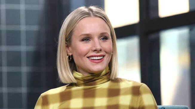 Kristen Bell’s Wavy Hair Is Making Her Want to Get a Perm