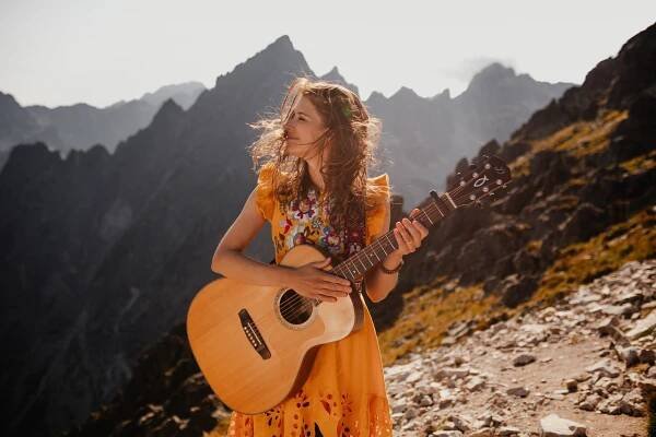 Koncert Simy Magušinovej rozospieva ľudí a pomôže obnoviť Zoborský kláštor - NitraDeň.sk