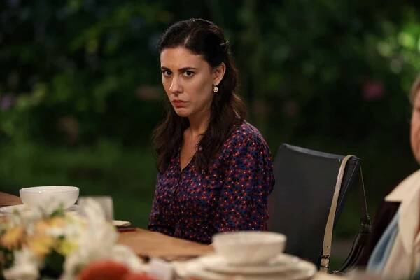Kendi Düşen Ağlamaz - Savaş ve barış - Z filmu - Hivda Zizan Alp