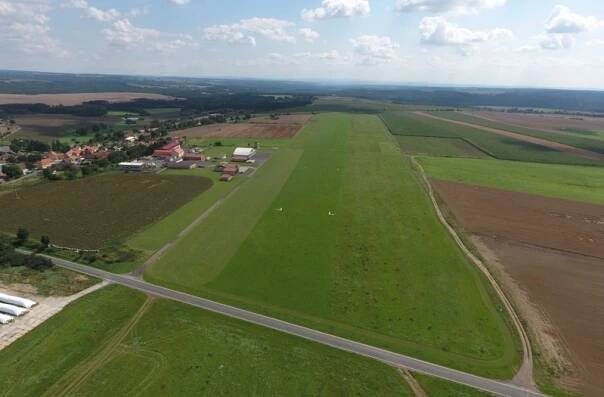Letiště Erpužice - LKER - Fly Czech s.r.o. - We Care, You Fly