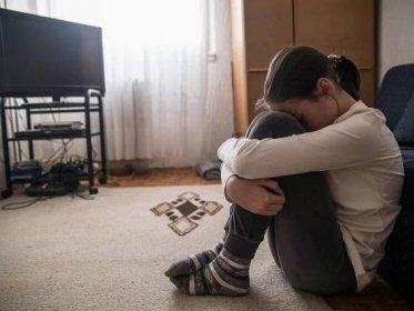 Study shows declining wellbeing and high rates of self-harm among teens