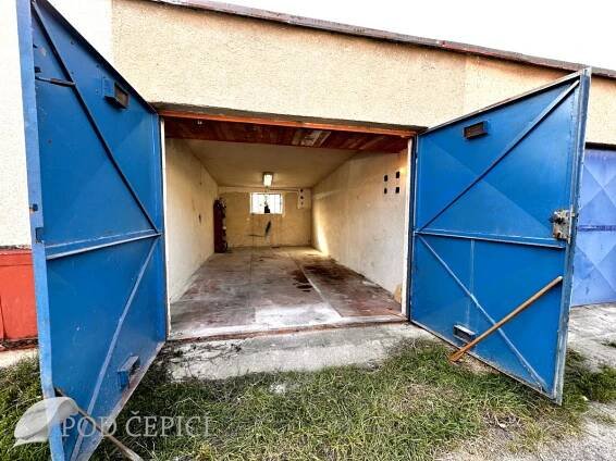 Prodej garáže, 20 m⊃2;, ul. 9. května, Blansko | Pod čepicí