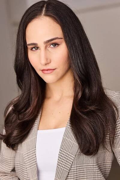 Headshot & Resume — Julianna Goldsmith