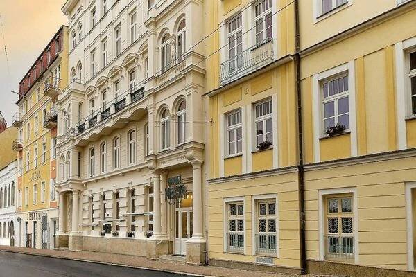 Hotel Maxim**** foto 1