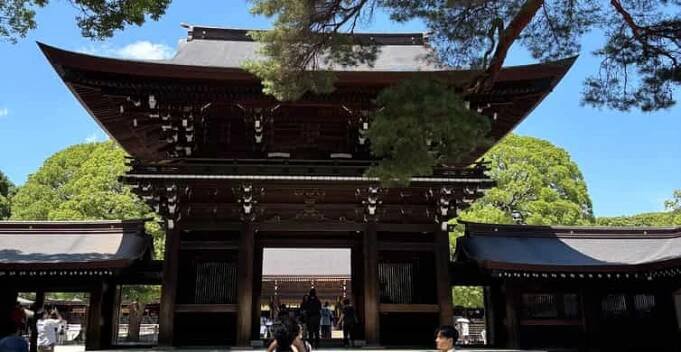 Tokio: Prehliadka svätyne Meiji – šintoizmus a cisársky systém | GetYourGuide