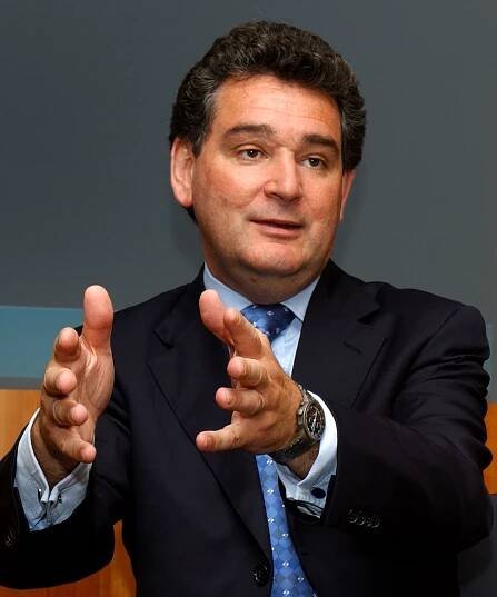 Bayesian superyacht: Tech billionaire's boat sinks, six missing.