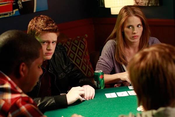 Záměna - Dogs Playing Poker - Z filmu - Sean Berdy, Katie Leclerc