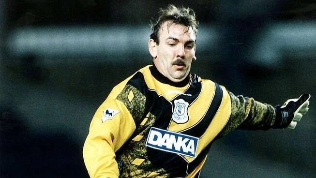 Neville Southall (2).jpg