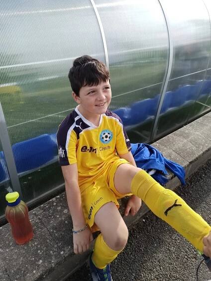 Petr Čech v útoku, Tomáš Souček s píšťalkou. Jak se kope se slavným jménem