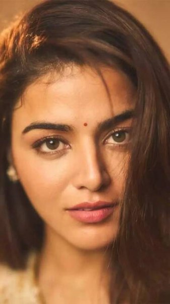 Wamiqa Gabbi glows in a radiant mustard kurta lehenga
