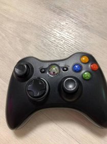 Xbox 360 E 4GB + Kinect + Ovladač + Hra + Kabeláž - Počítače a hry