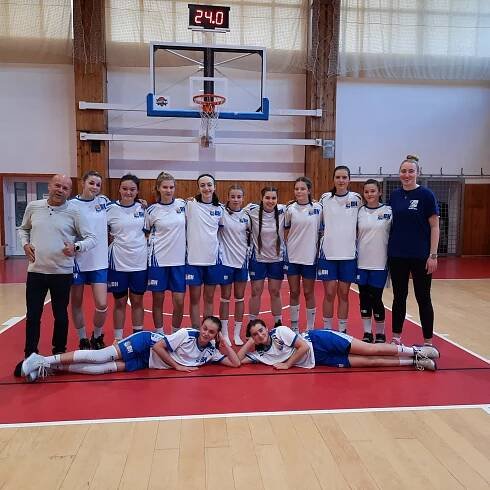 Foto: STARŠÍ ŽÁKYNĚ S BILANCÍ 1:1