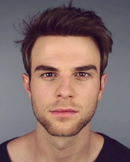 Nathaniel Buzolic fotka