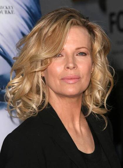 Hairstyles for Women Over 60: Kim Basinger Subtle Highlights