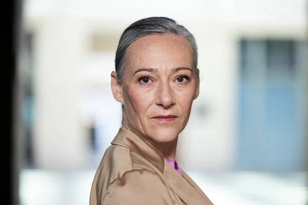 Dinah Geiger, Schauspielerin - Agentur aziel, Berlin
