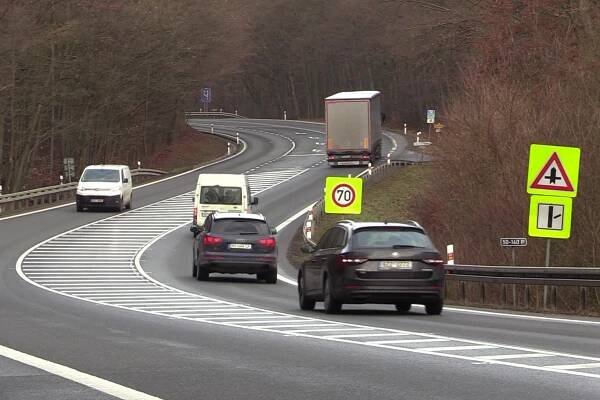 Na silnici přes Buchlovské hory chybují hlavně motorkáři. Ti si ji často pletou se závodní dráhou - ZLIN.CZ