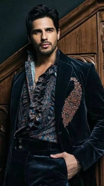 A look at Sidharth Malhotra's dapper fashion moments