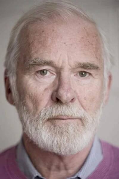 Ian McElhinney herec