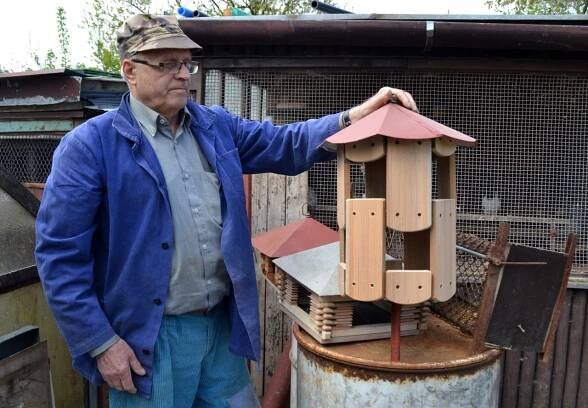 OBRAZEM: Pan Jaroslav Dudek má zahradu plnou ptačích budek | Vysočina