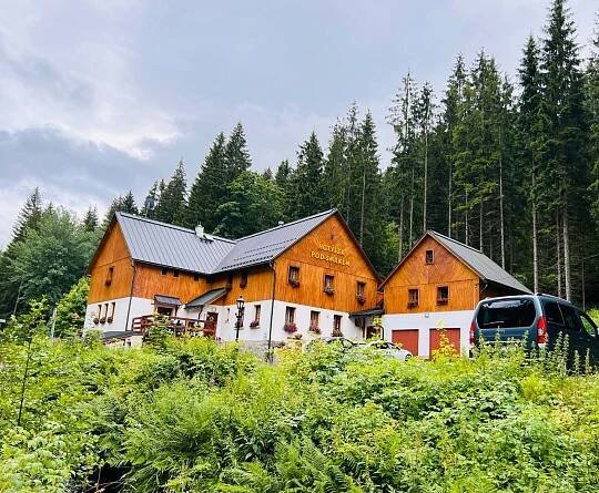 Hotýlek pod smrkem, Harrachov