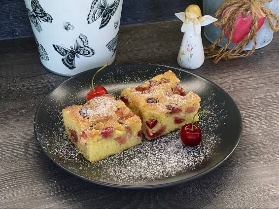 Třená bublanina s třešněmi - fotografie 1 - TopRecepty.cz