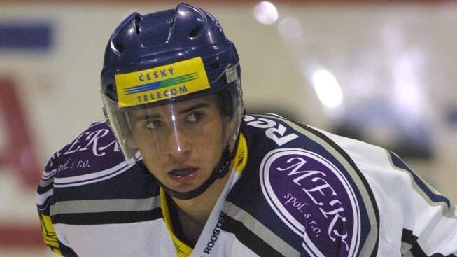 Bez bradky i roláku. Dnes je to 25 let, co Plekanec debutoval v extralize - Sport.cz