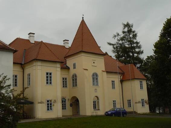 Zámek Kněžice