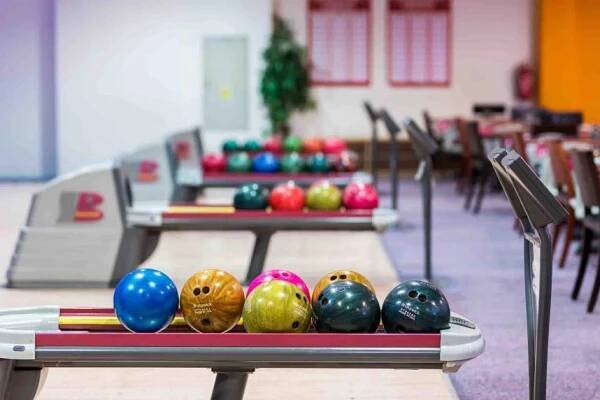 Mejdan na bowlingu