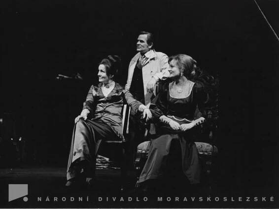 Vlasta Vlasáková - životopis | Národní divadlo moravskoslezské