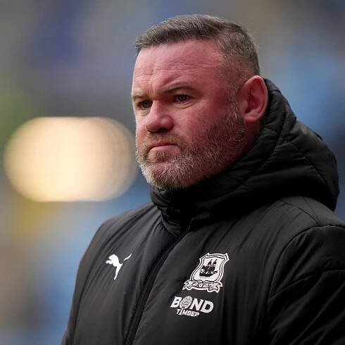 Wayne Rooney: ‘Racially abused player cried on my chest’