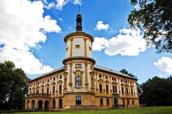 Zámek Linhartovy - Město Albrechtice, Severní Morava a Slezsko | Regiontourist.cz