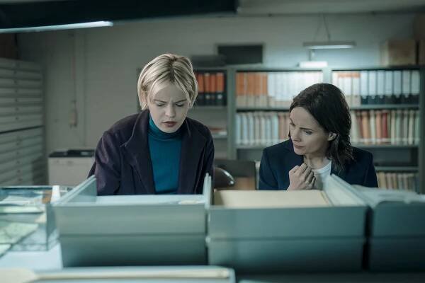 Bea Metcalf (Laura Fraser) and Patience Evans (Ella Maisy Purvis) PATIENCE Season 1 Episode 2