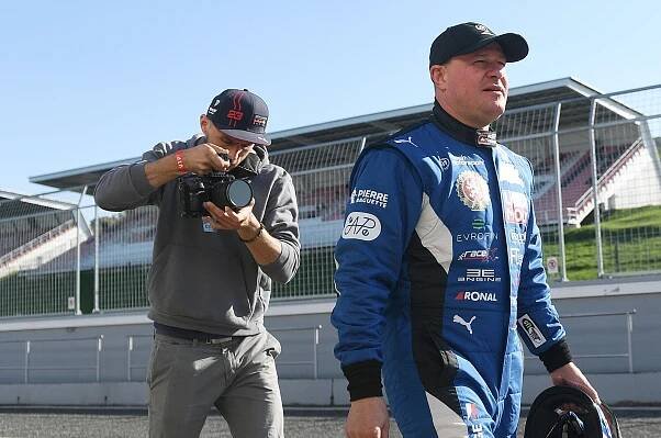 Tomáš Enge na autodromu v Mostě při oslavách 20 let od startu ve formuli 1.