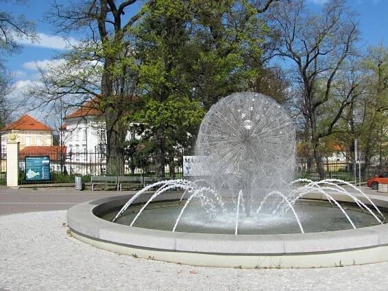 Fotogaléria • Parkoviště Husovo nám., Vlašim (Parkovisko pre návštevníkov a turistov – platené) • Mapy.com