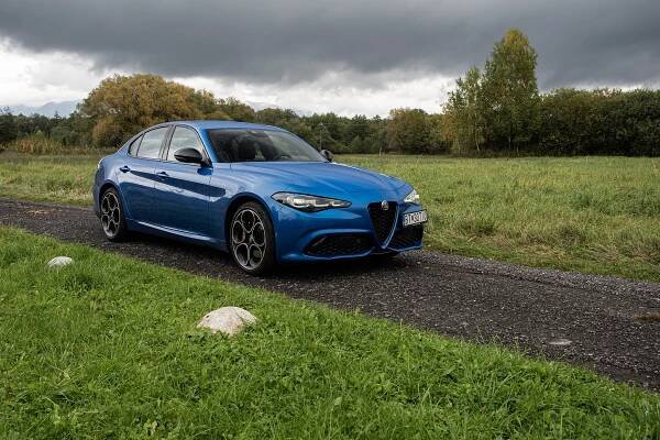 Test Alfa Romeo Giulia Q4: pýta si benzín, ale nestratí sa ani s dízlom - AutoGrip