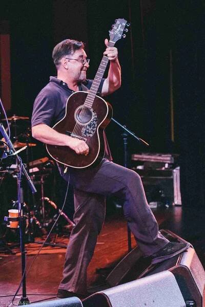 Gallery Tour: Yuri Shevchuk. Acoustics ⋆ FTI Agency - Concert tour manager.