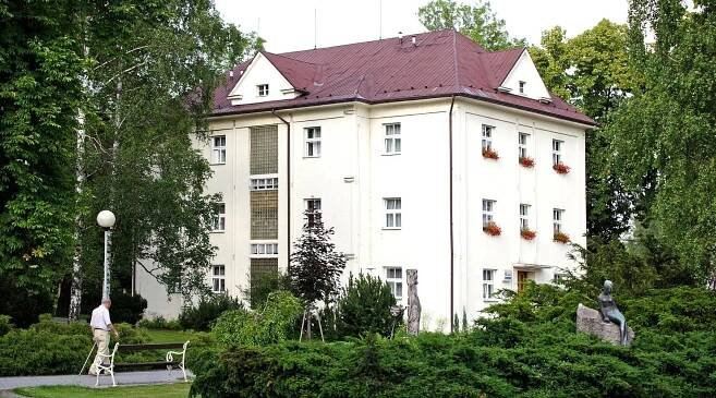 na této budově byly sestřičky a lékaři + ubytování pro některé hosty 