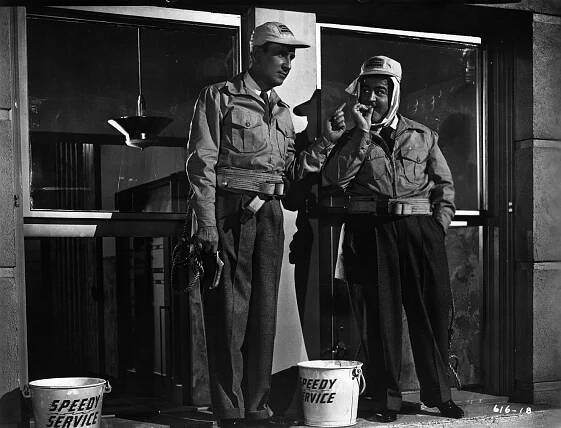 The Noose Hangs High - Z filmu - Bud Abbott, Lou Costello