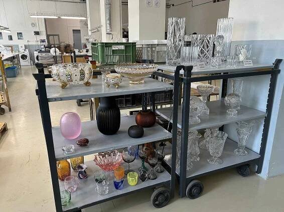 Život a práce sklářské designérky Kateřiny Handlové jsou spjaté s Prahou, Novým Borem i Nižborem. Foto se svolením K. Handlové